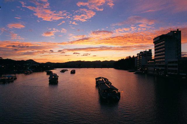 Riverside Hotel Sansuikan Hita Kültér fotó