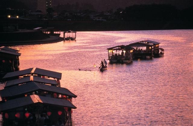 Riverside Hotel Sansuikan Hita Kültér fotó